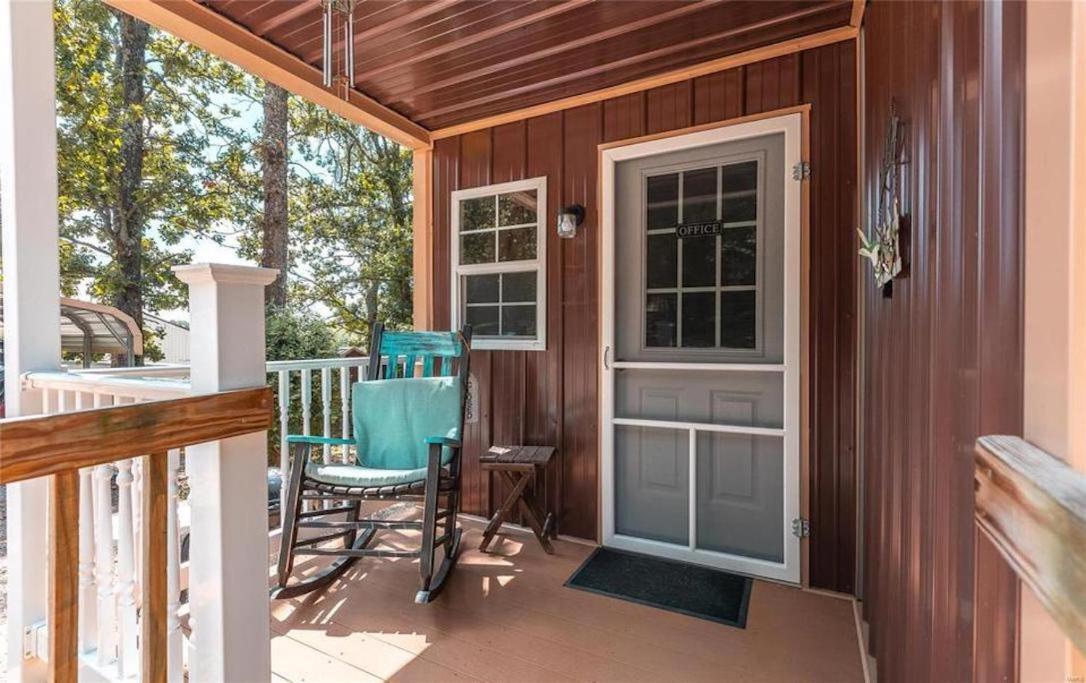 Dragonfly Meadows Guesthouse Stoutland Extérieur photo